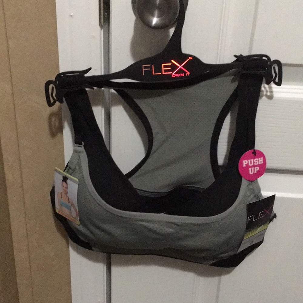 New With Tags Flex Brand Women’s Size Small Push Up Sports Bra